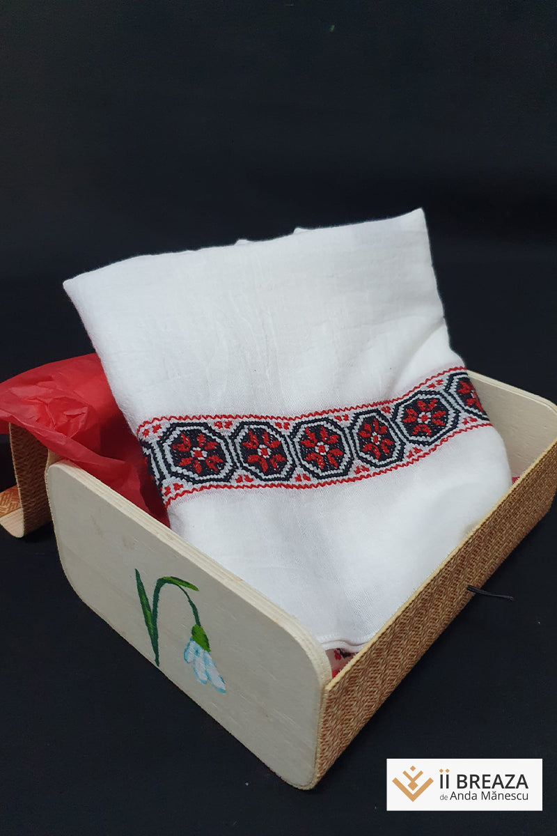 Maramă Brodată Manual- model Roata Norocului Maramă Brodată Manual- model Roata Norocului