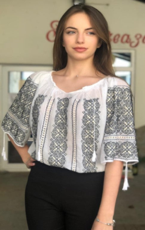 IE Tradițională de Breaza, model Crini IE Tradițională de Breaza, model Crini