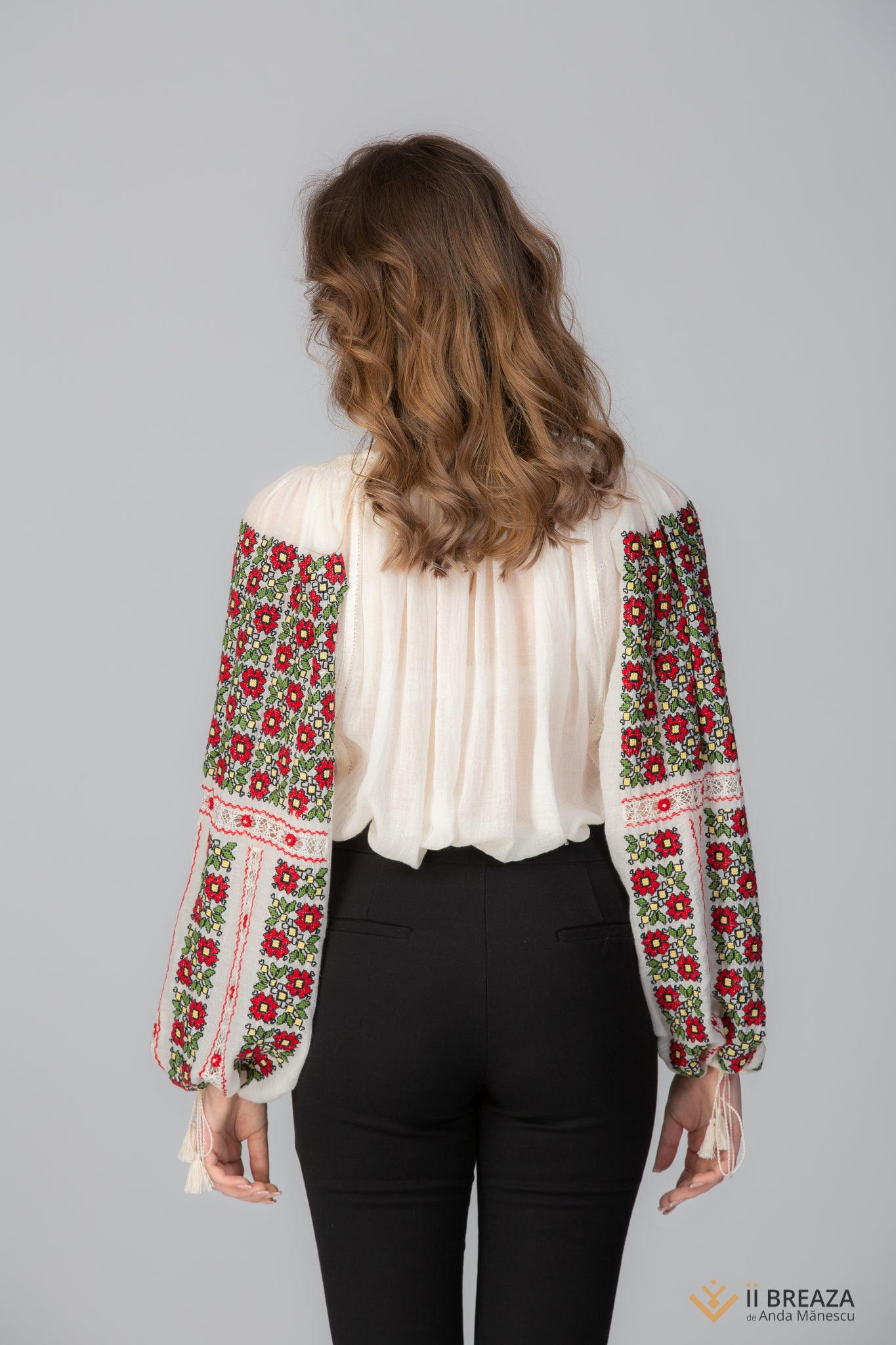 IE Tradițională de Breaza, model Multicolorul IE Tradițională de Breaza, model Multicolorul