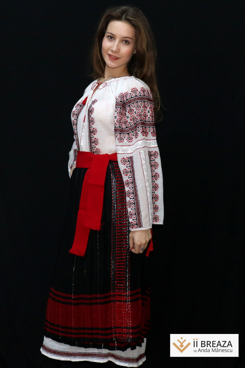 Costum Tradițional de Prahova, model Crestele de Breaza sau Creasta Cocoșului