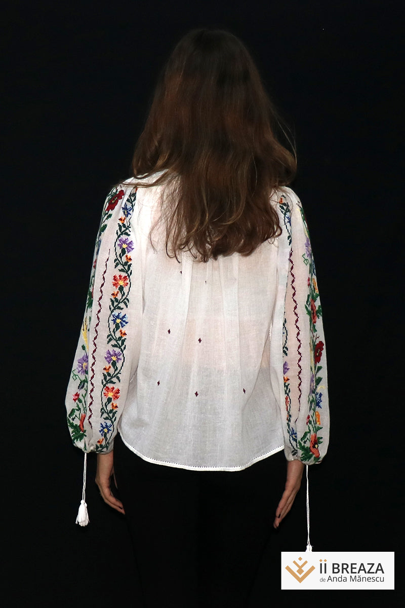 IE Tradițională de Breaza, model Câmp cu Maci IE Tradițională de Breaza, model Câmp cu Maci