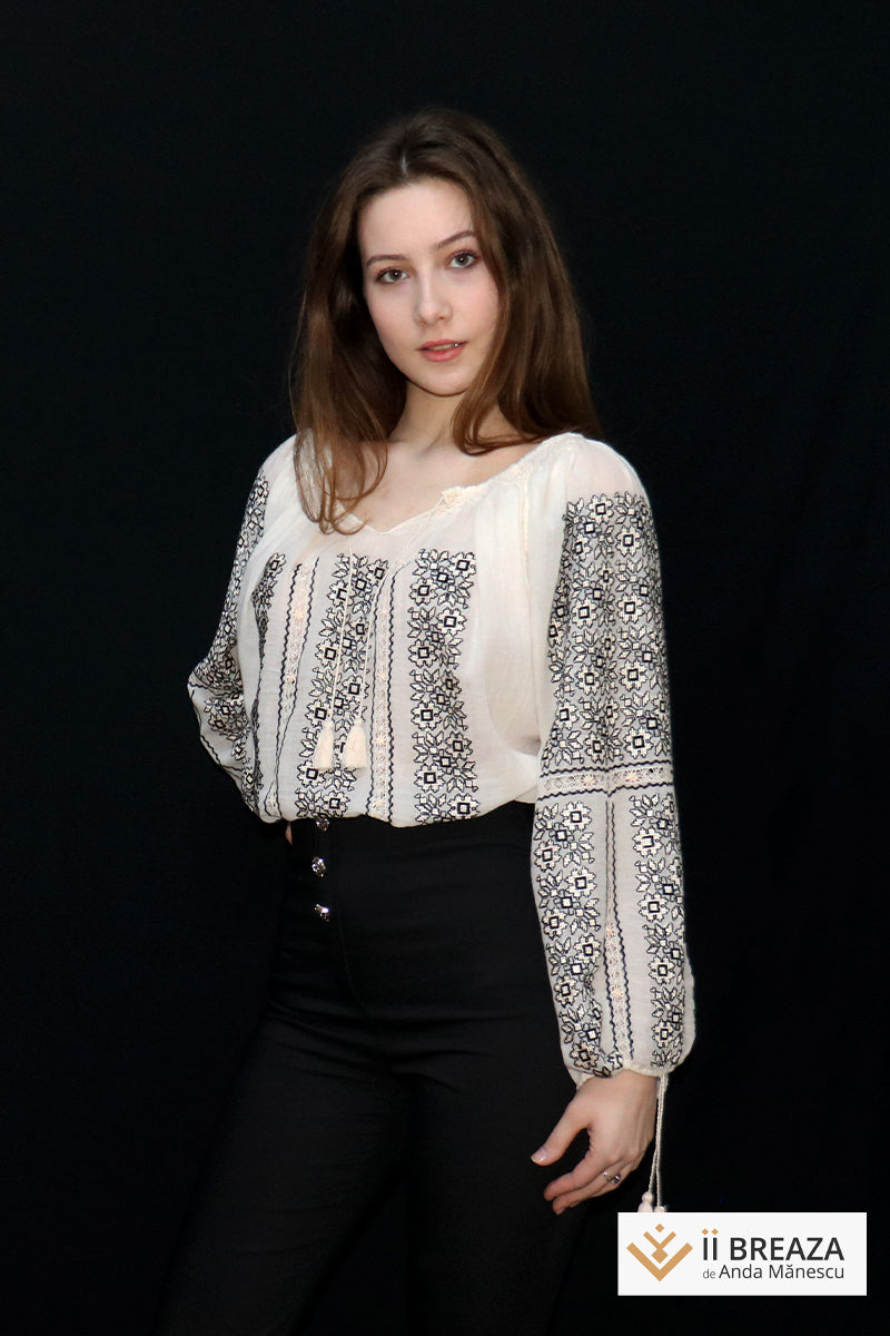 IE Tradițională de Breaza, model Multicolorul IE Tradițională de Breaza, model Multicolorul