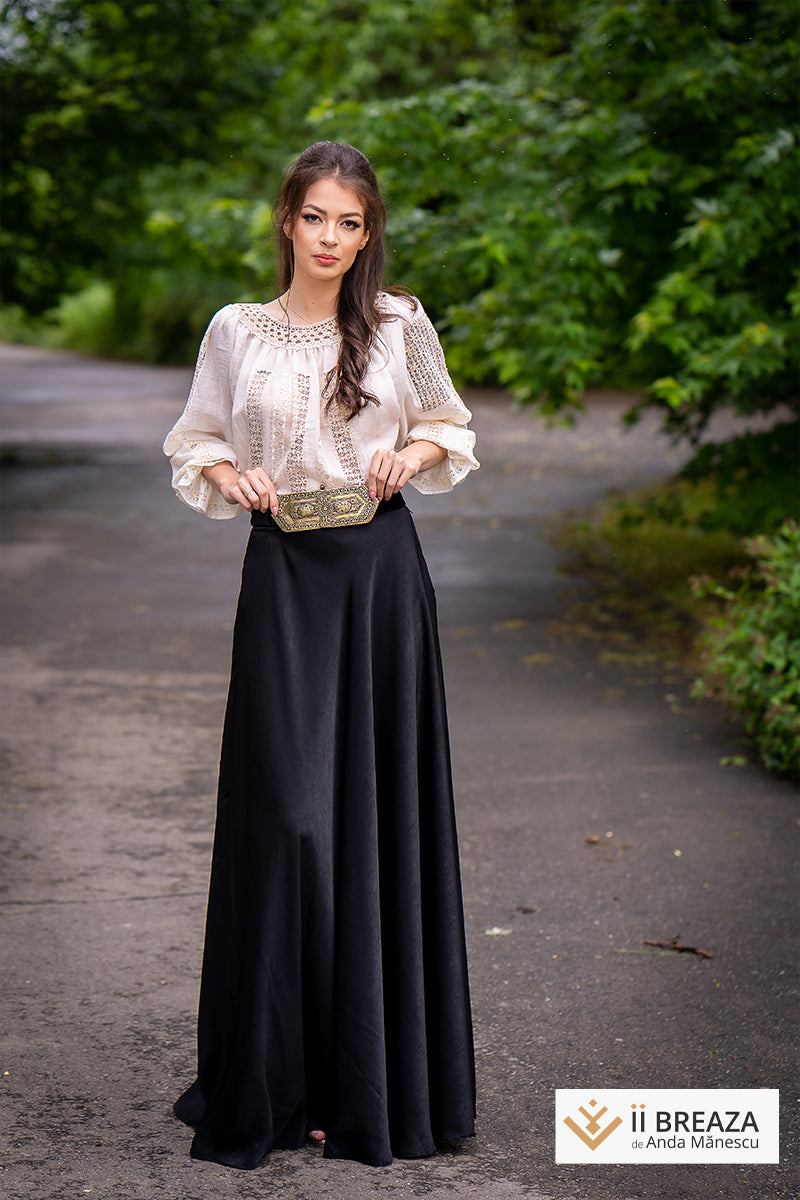 IE Tradițională de Breaza, model Ajurul cu Floricica IE Tradițională de Breaza, model Ajurul cu Floricica