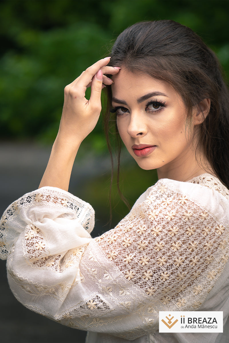 IE Tradițională de Breaza, model Ajurul cu Floricica IE Tradițională de Breaza, model Ajurul cu Floricica