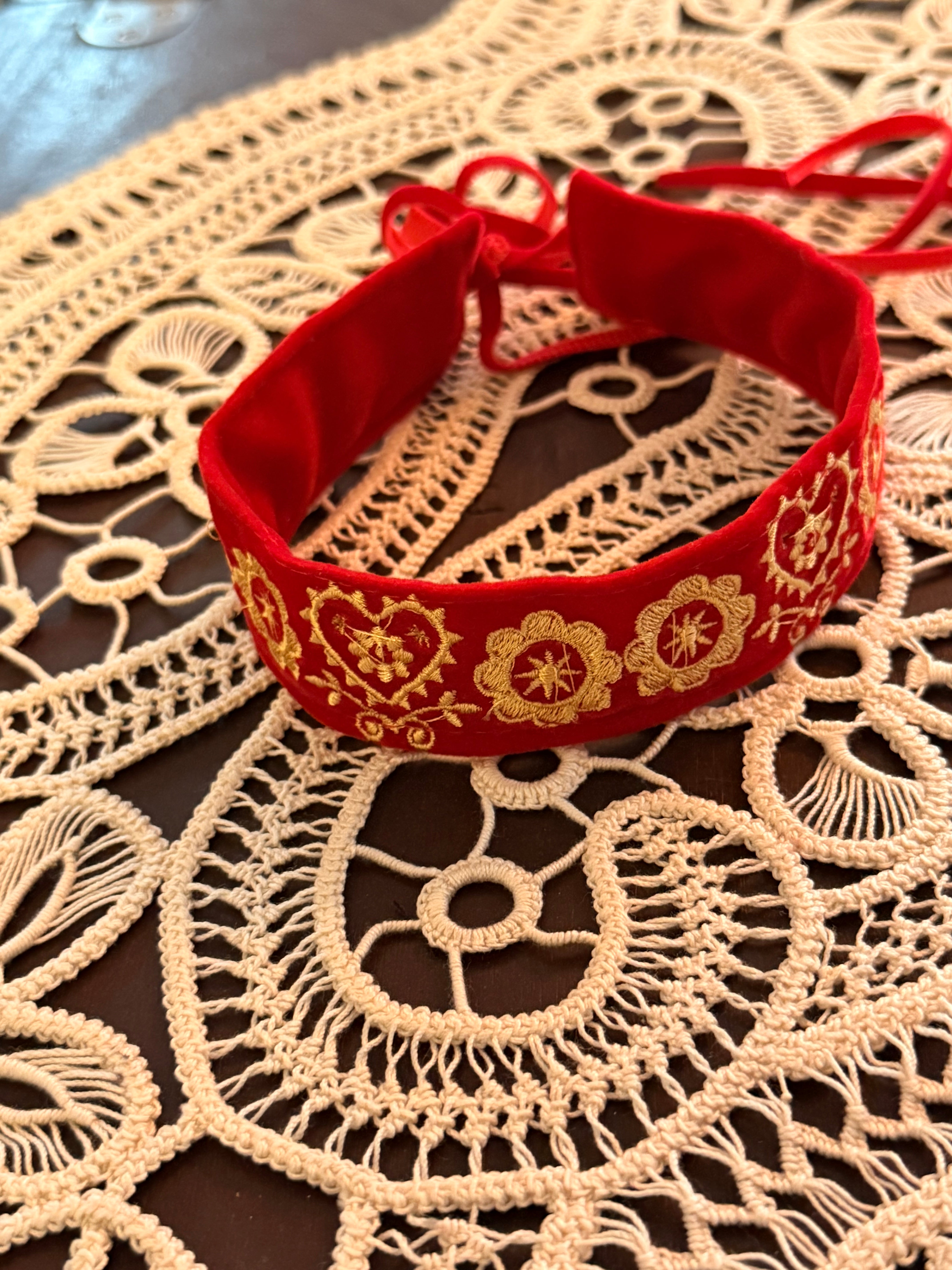 Choker tradițional din catifea - Floare și Inimă