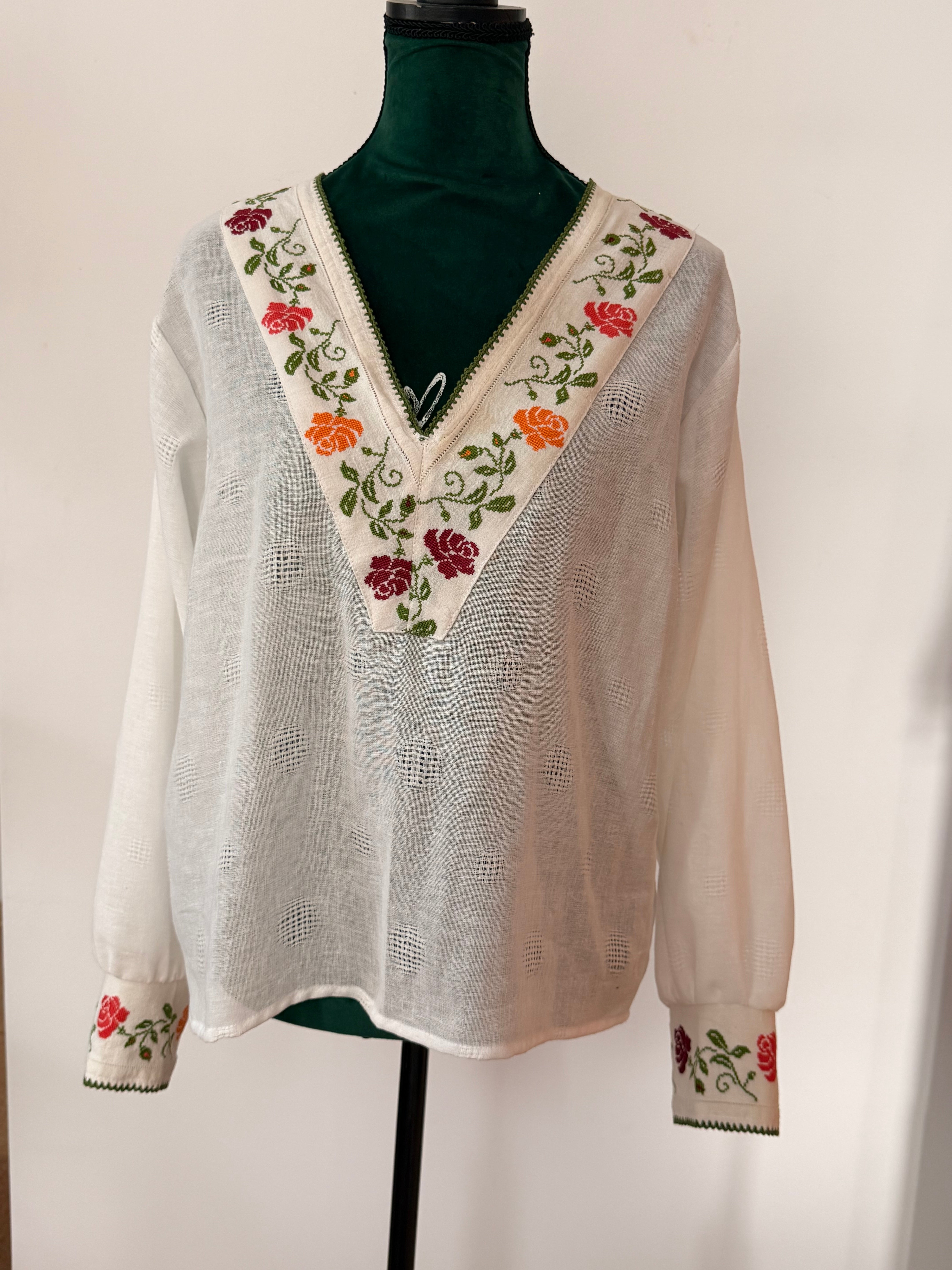 Bluza cu aplicație vintage - Trandafiri