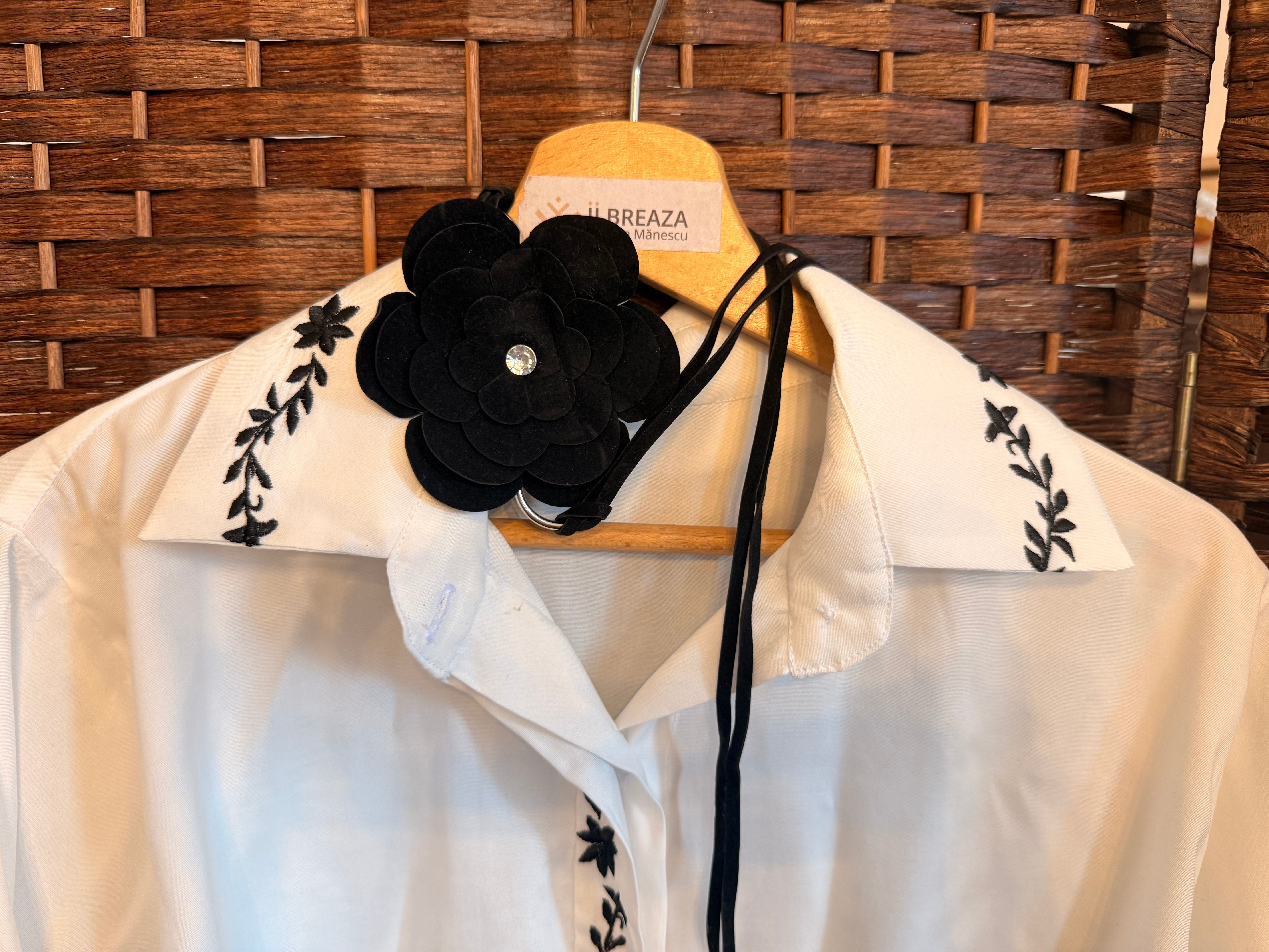 Floare - curea sau choker?