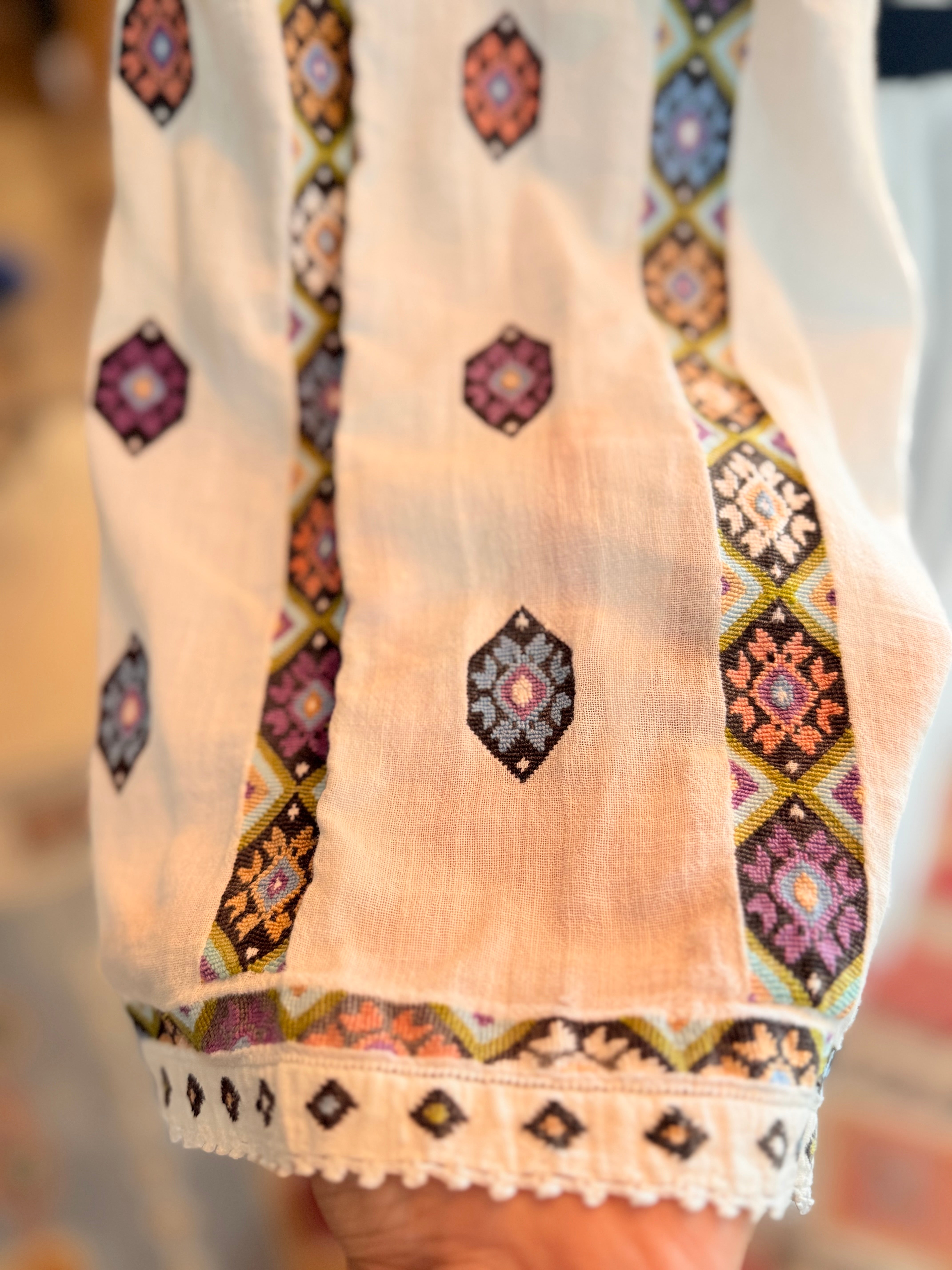 Rochie brodatǎ foarte mărunt - produs vintage
