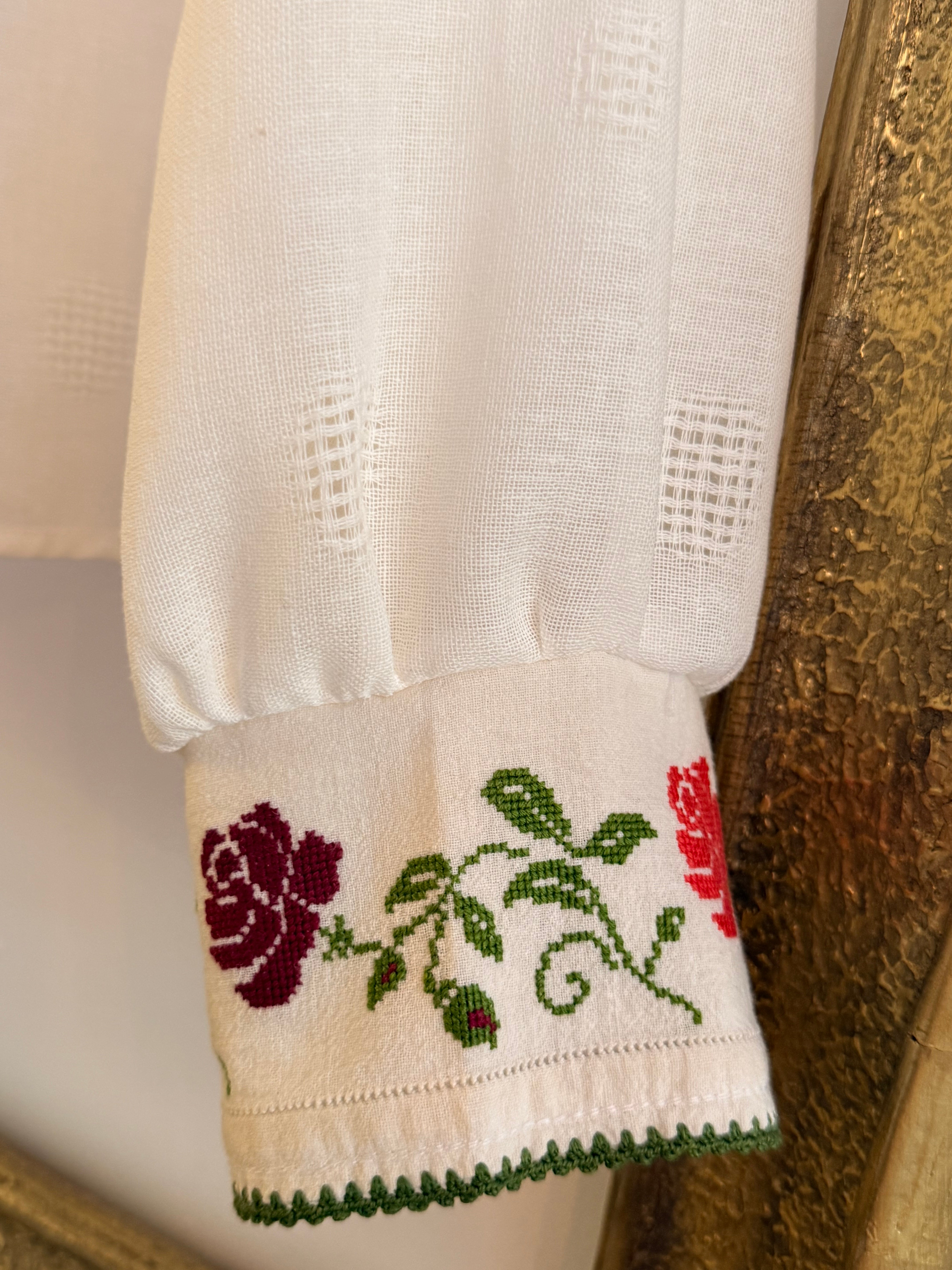 Bluza cu aplicație vintage - Trandafiri