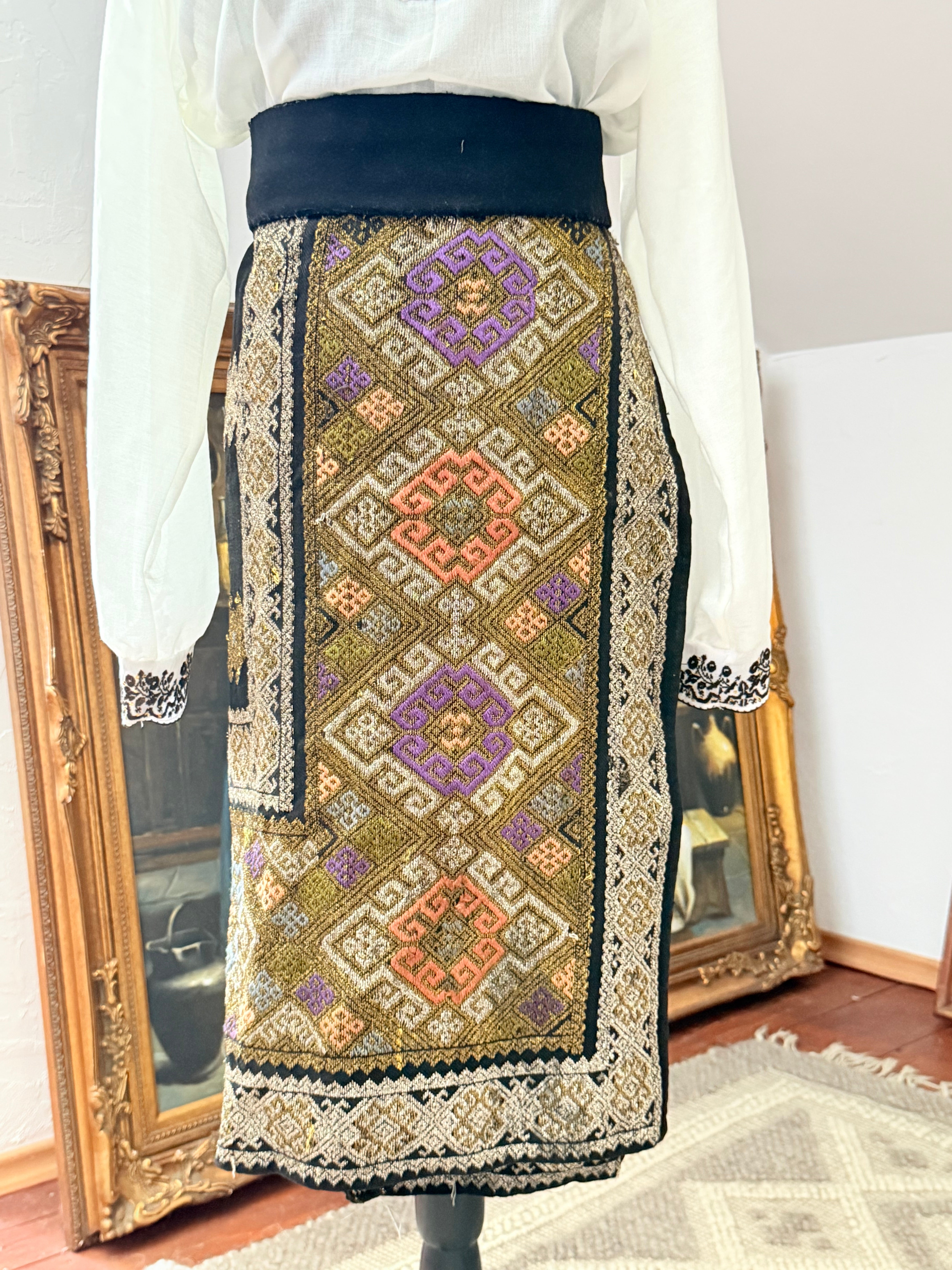 Fotă vintage cu fir metalic - Argeș