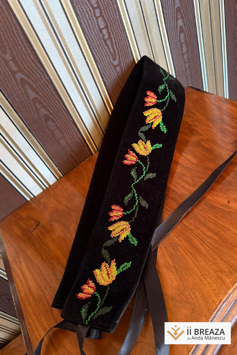 Șorțuri tradiționale - model floral