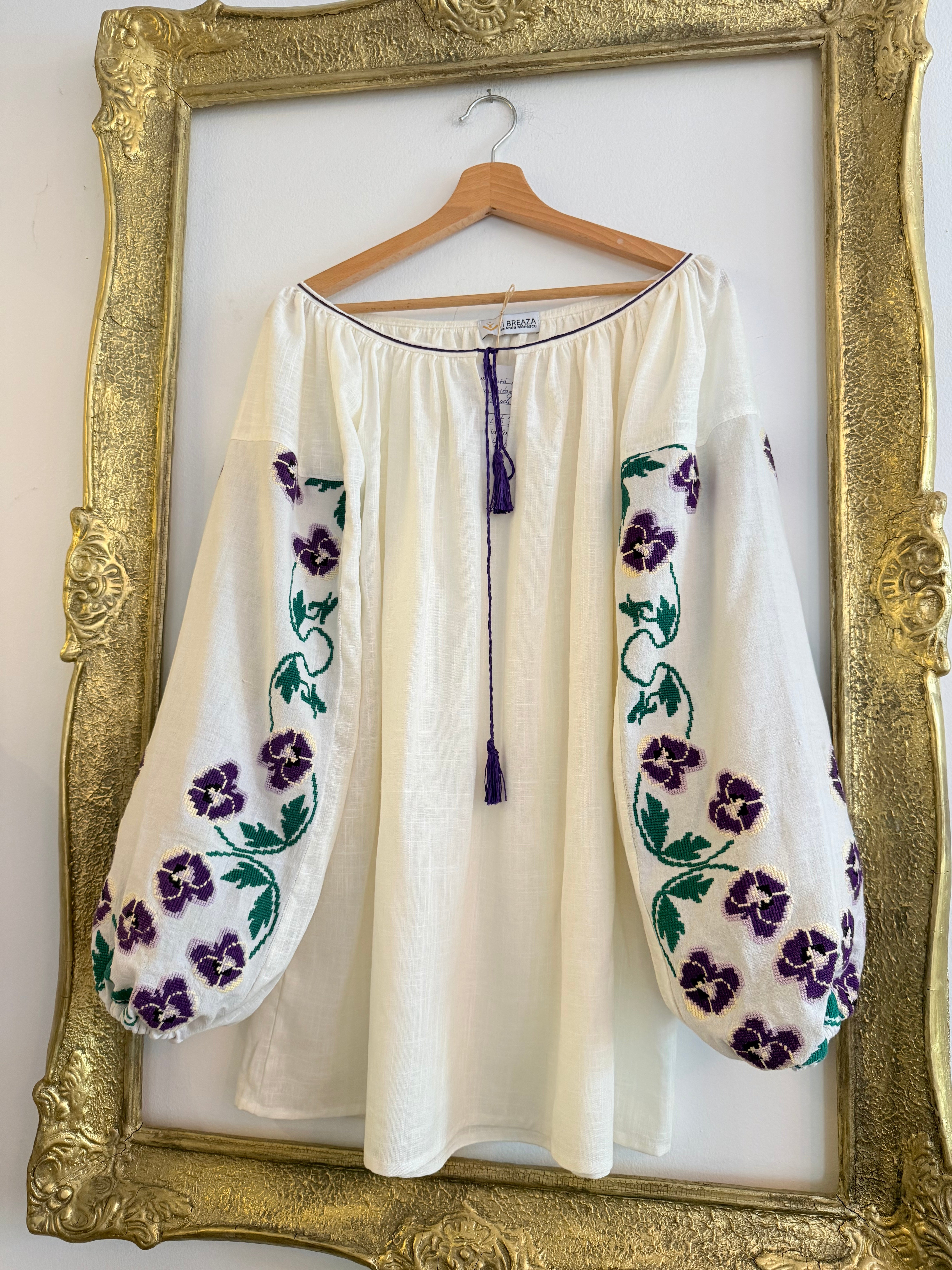 Bluzǎ cu mâneci vintage - model "Pansele"