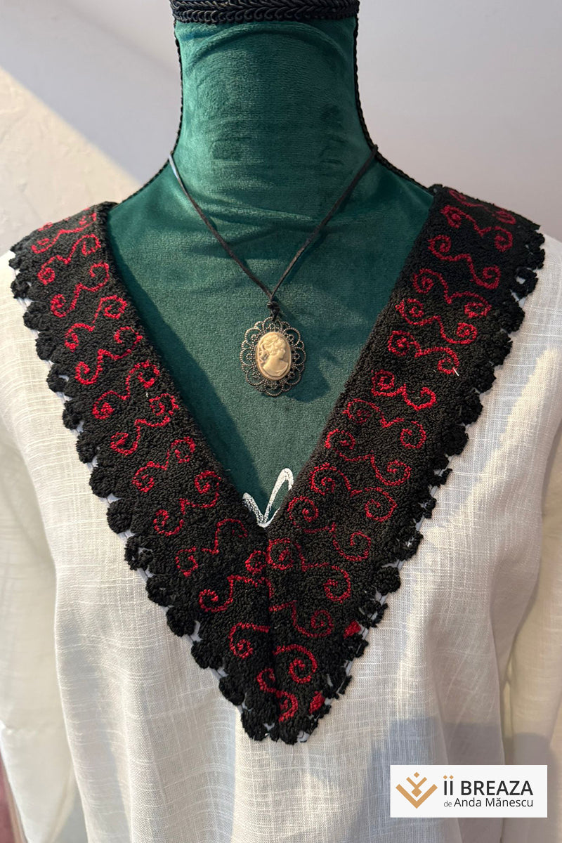 Bluză modernă cu aplicații vintage – broderie manuală „Coarnele berbecului”