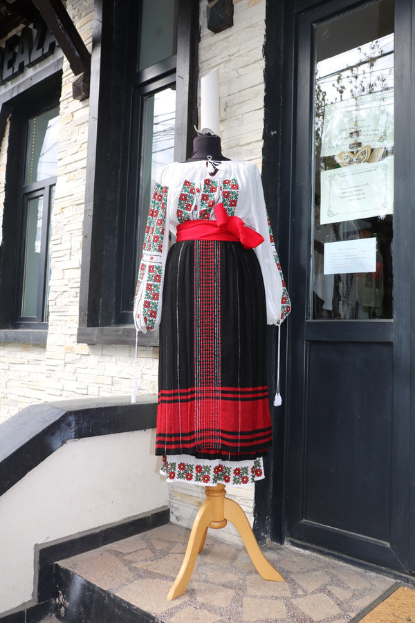 Costum Tradițional, model  MULTICOLORUL