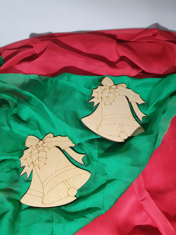 Decorațiune în formă de clopoței, din lemn, ideală pentru a fi pictată