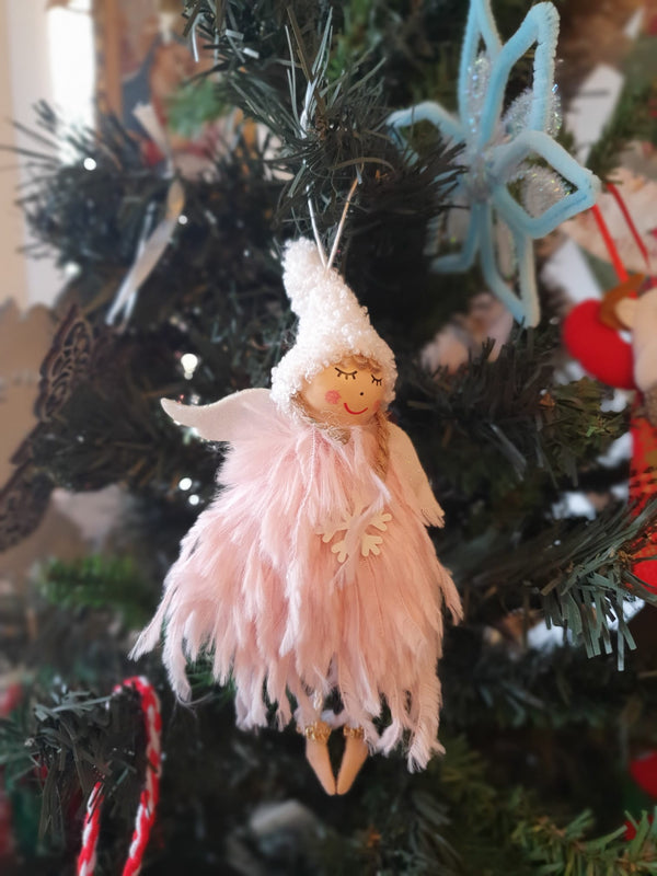 Îngerași pufoși pentru decorat casa sau bradul