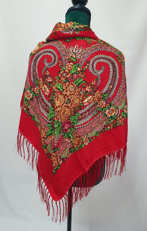 Batic cu franjuri, creat în spiritul tradiției, model floral