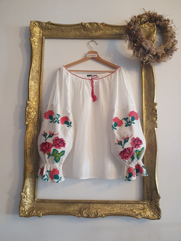 IE Vintage , model Flori, Garofițe