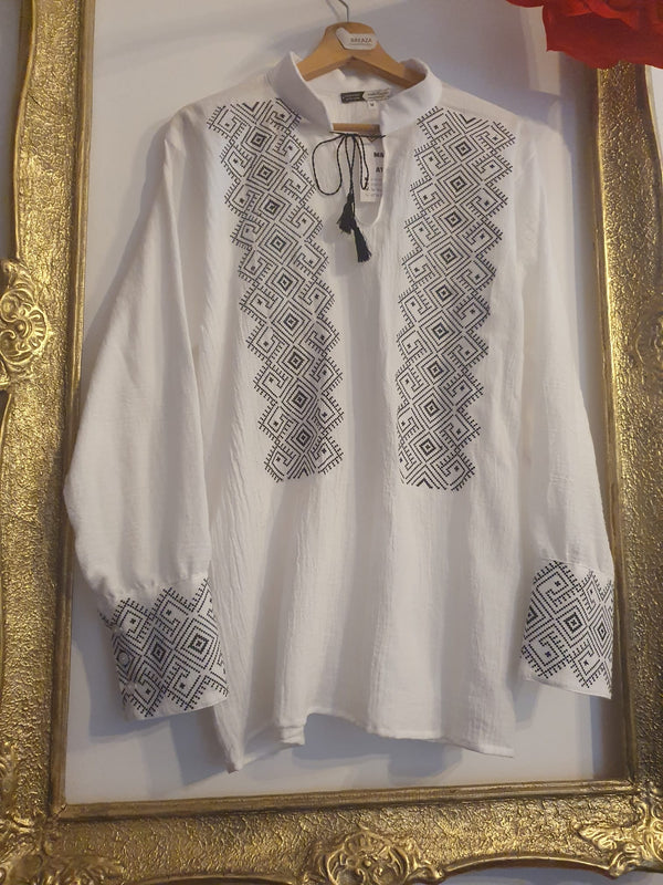 Cămașă bărbătească brodată – model „Berbecuti” | 100% bumbac, pânză topită