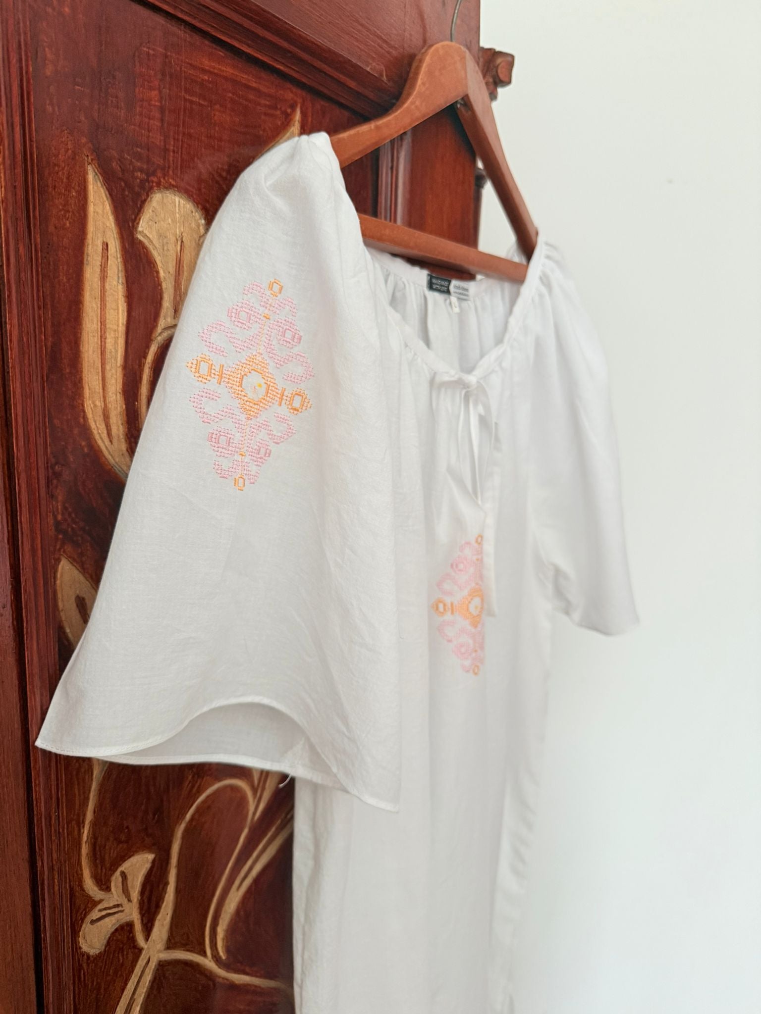 Rochie Ana - cu simboluri inspirate din tradiție