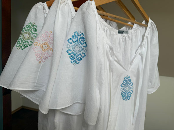 Rochie Ana - cu simboluri inspirate din tradiție