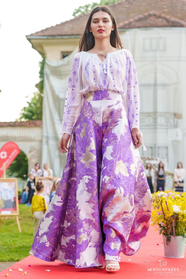 Fustă “Lumina Reginei” – Colecția Regina Maria