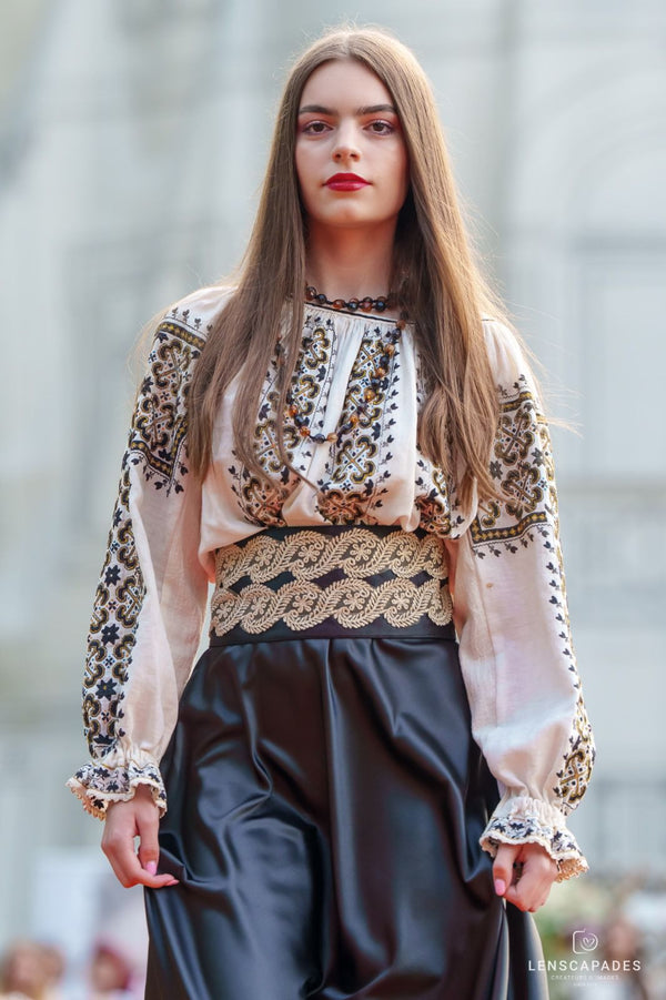 Fustă “Regina Nopții” – Colecția Regina Maria