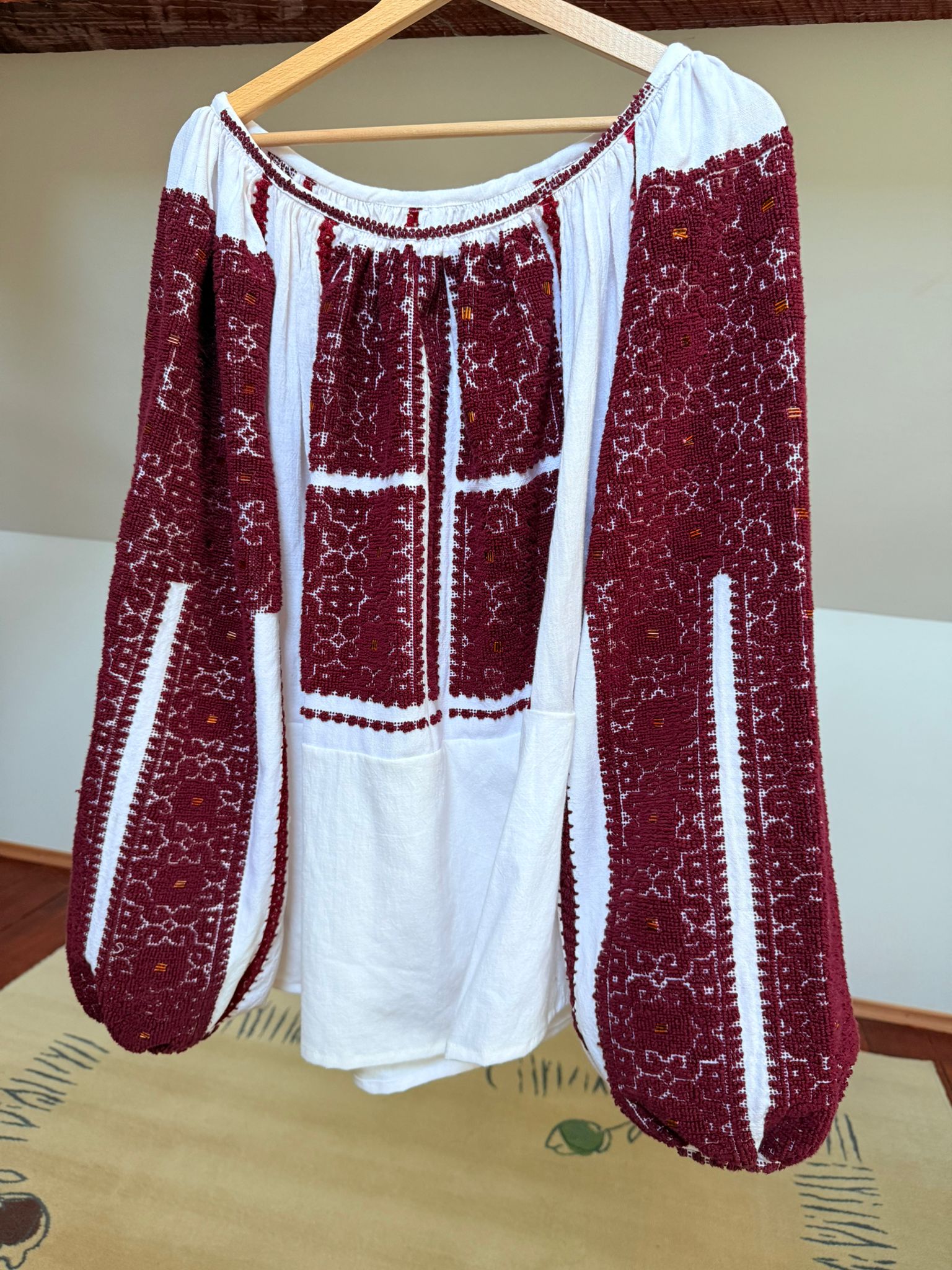IE VINTAGE - Regina din Muscel