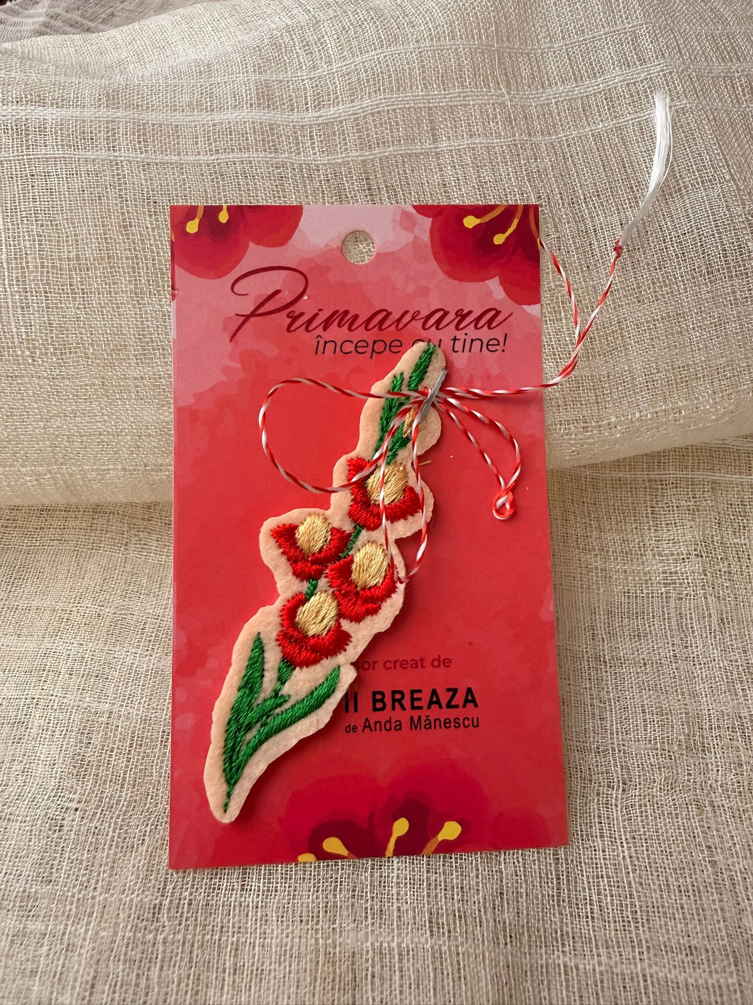 Mărțișor brodat Gladiolă