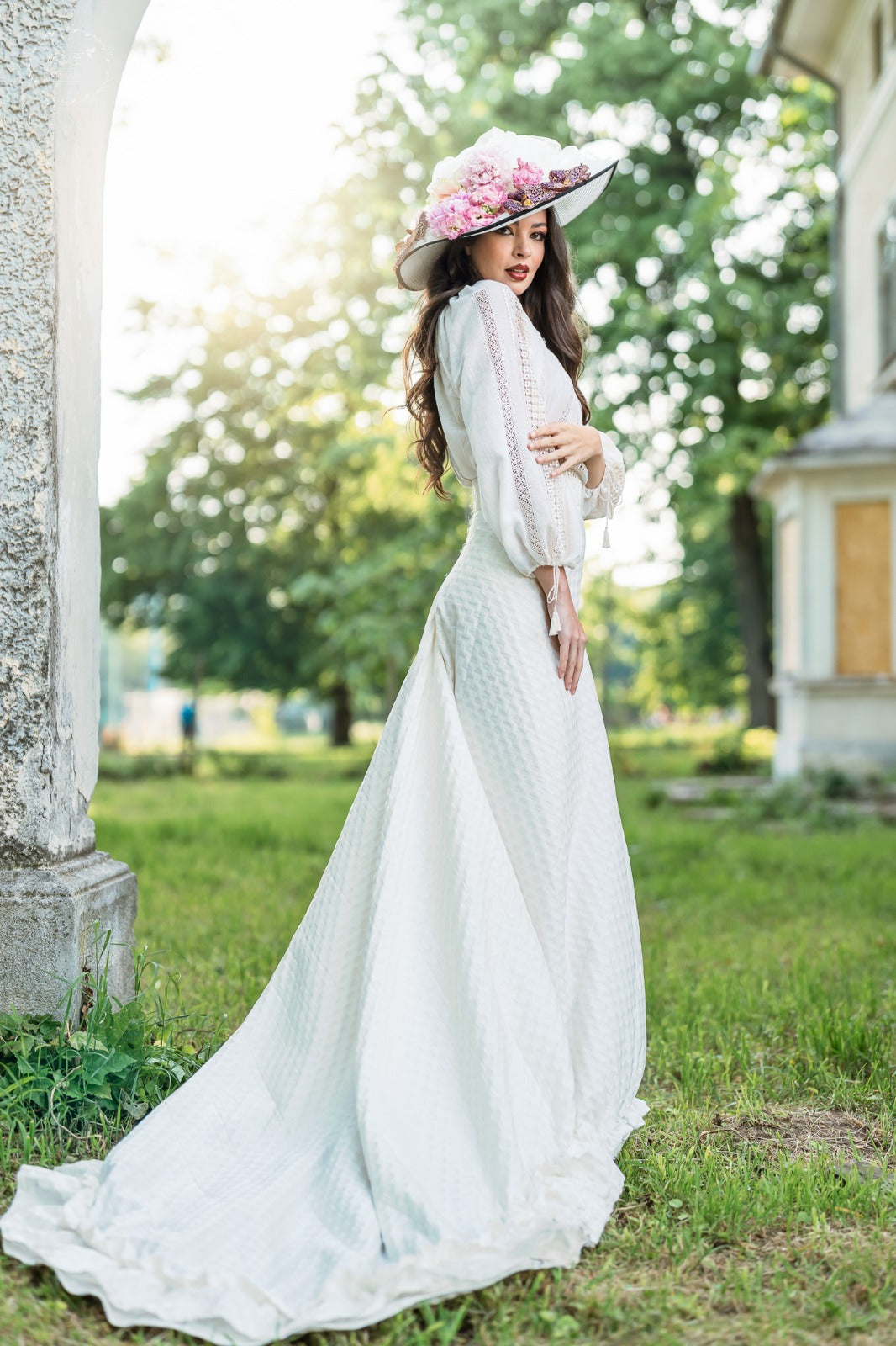 Ținută de mireasă, model ”Mușețelul”