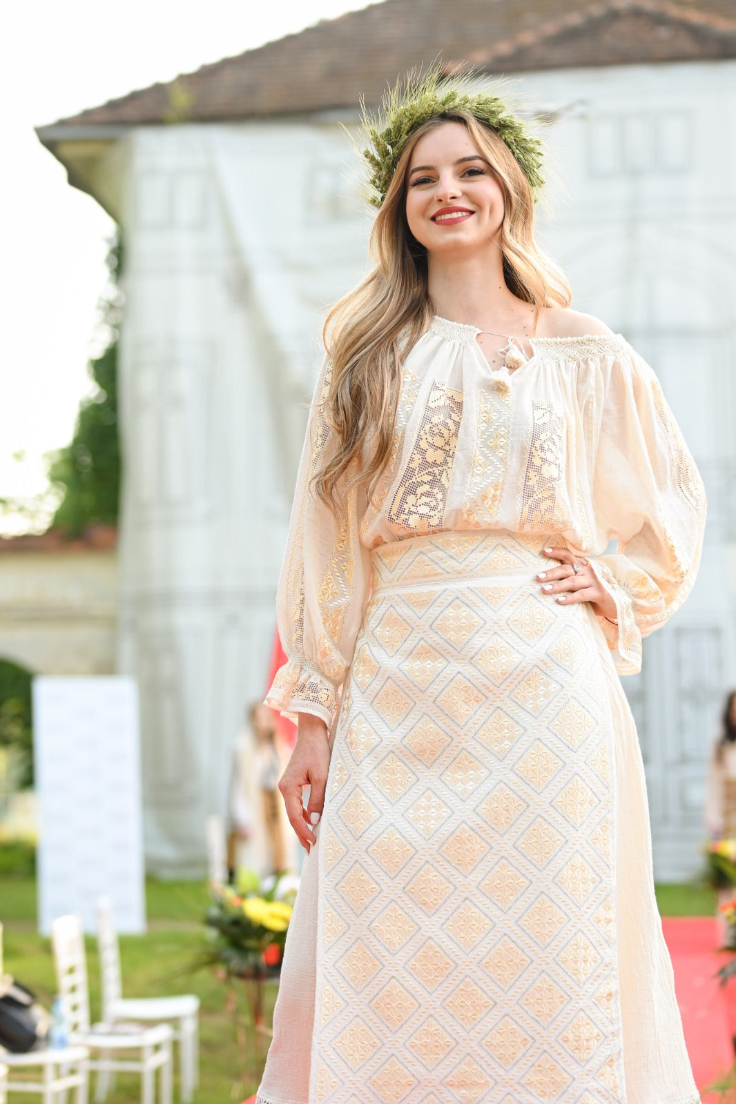Costum de mireasă, în spiritul tradiției, ”Cosânzeana”