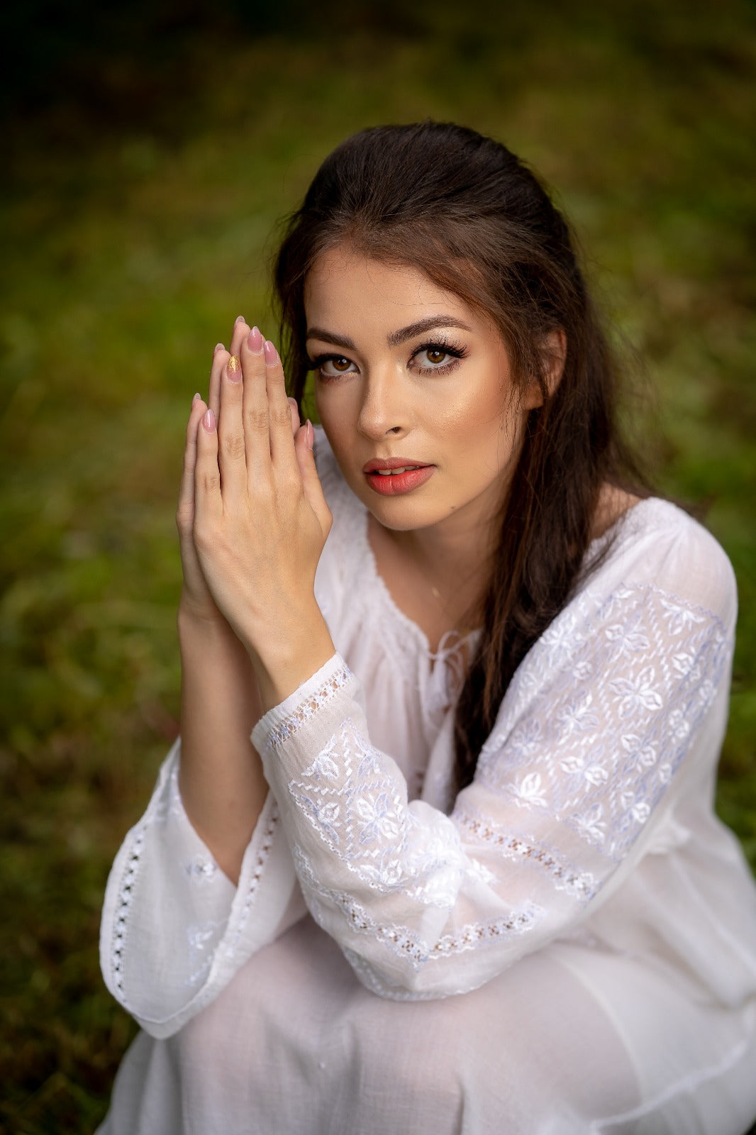 Rochie de mireasă brodată manual ”Suveicuța”