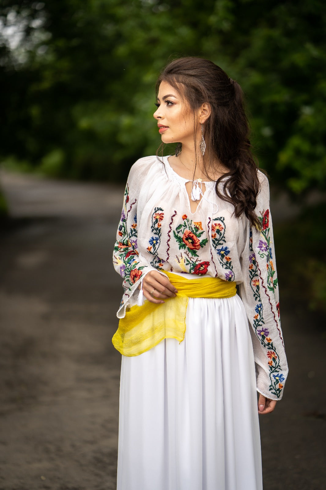 Compleu IE cu fustă ”Floare de nuntă”