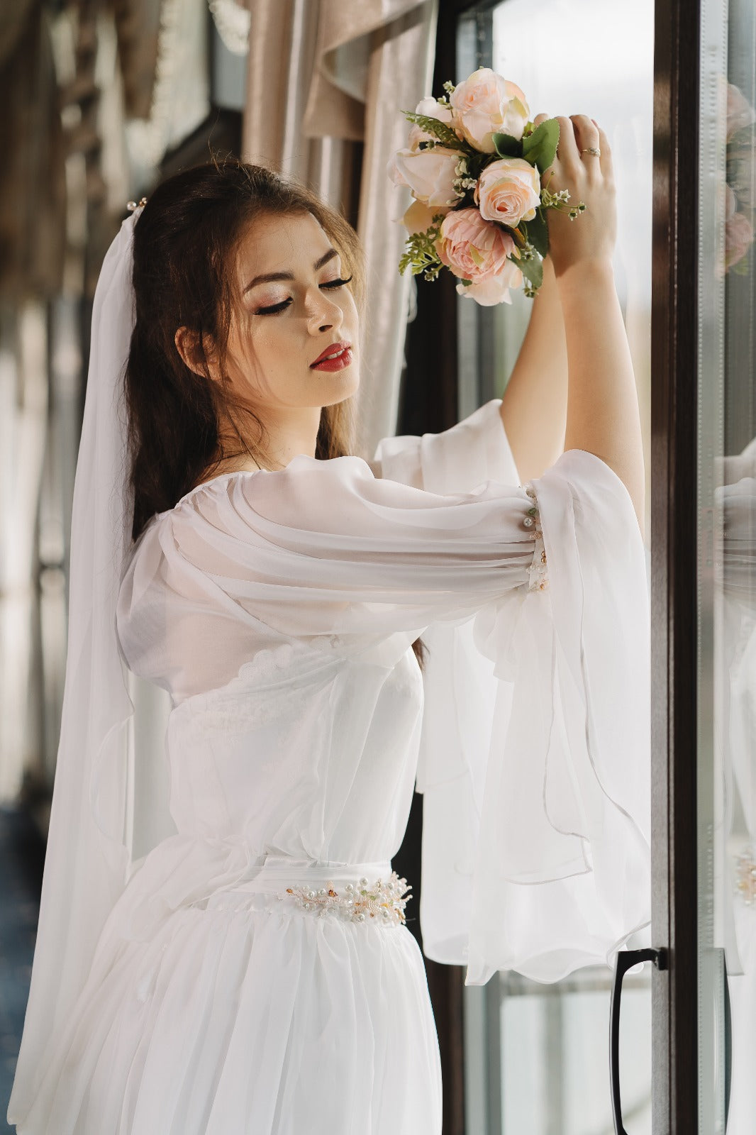 Rochie de mireasă creată din mătase naturală - ”Domnița”