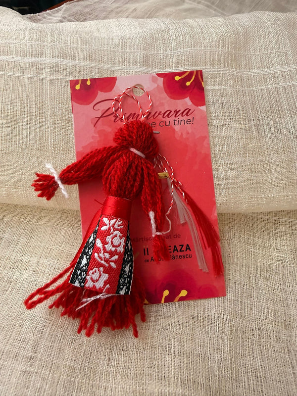 Mărțișor „Țărăncuța” – simbol al tradiției și al primăverii