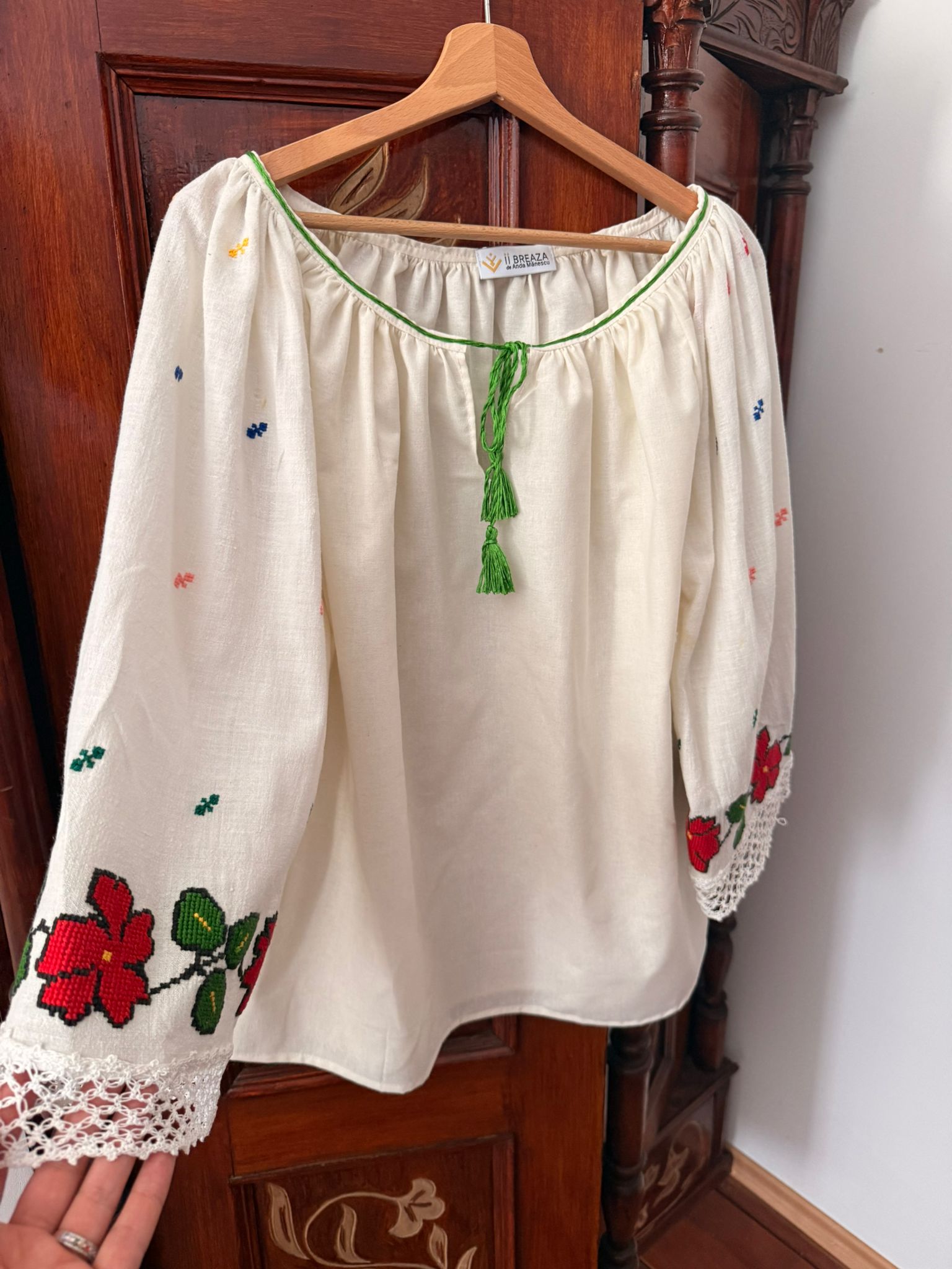 Ie cu mâneci vintage - Floare Roșie