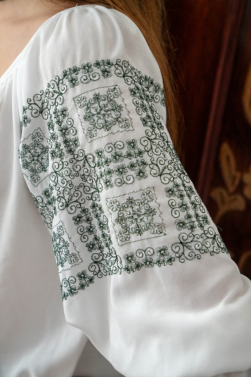 Bluză Lili cu broderie elegantă