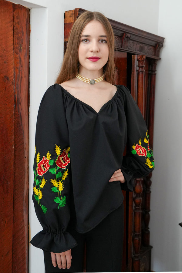 Bluză de colecție, cu maci pe mâneci