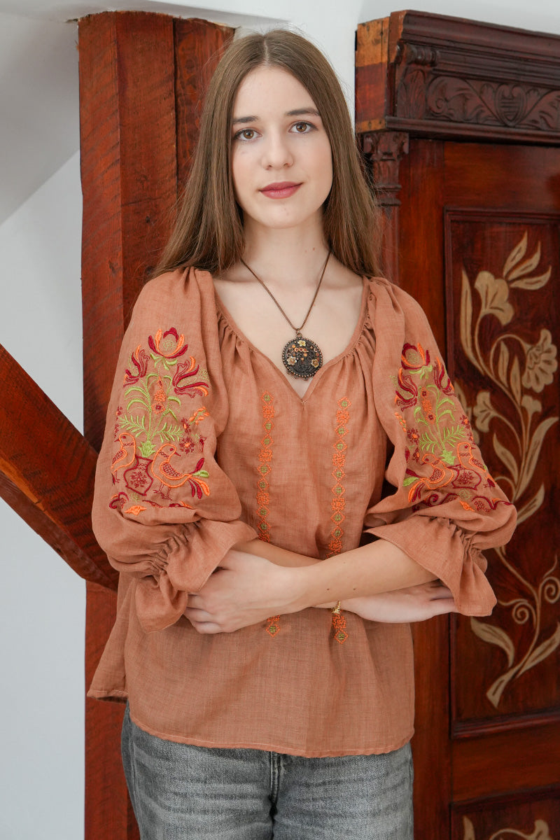 Bluza Ileana - inspirație din basme, acum în nuanțe de ruginiu