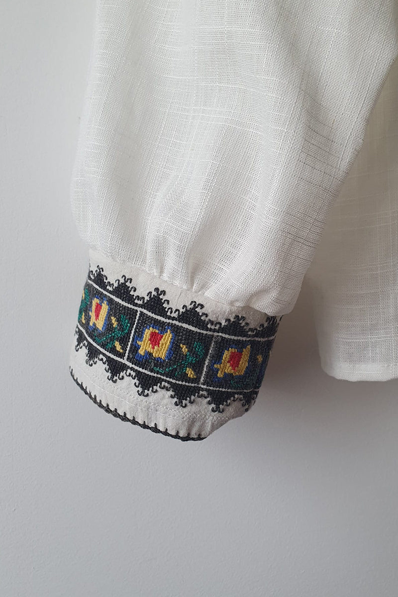 Bluză vintage cu aplicație, model Rădăcini