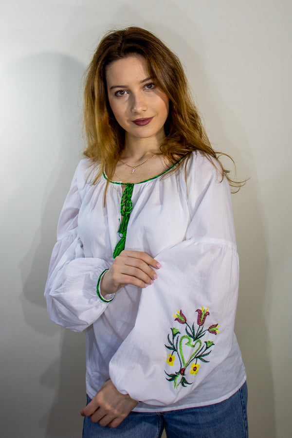 Bluza in spiritul traditiei - Crini