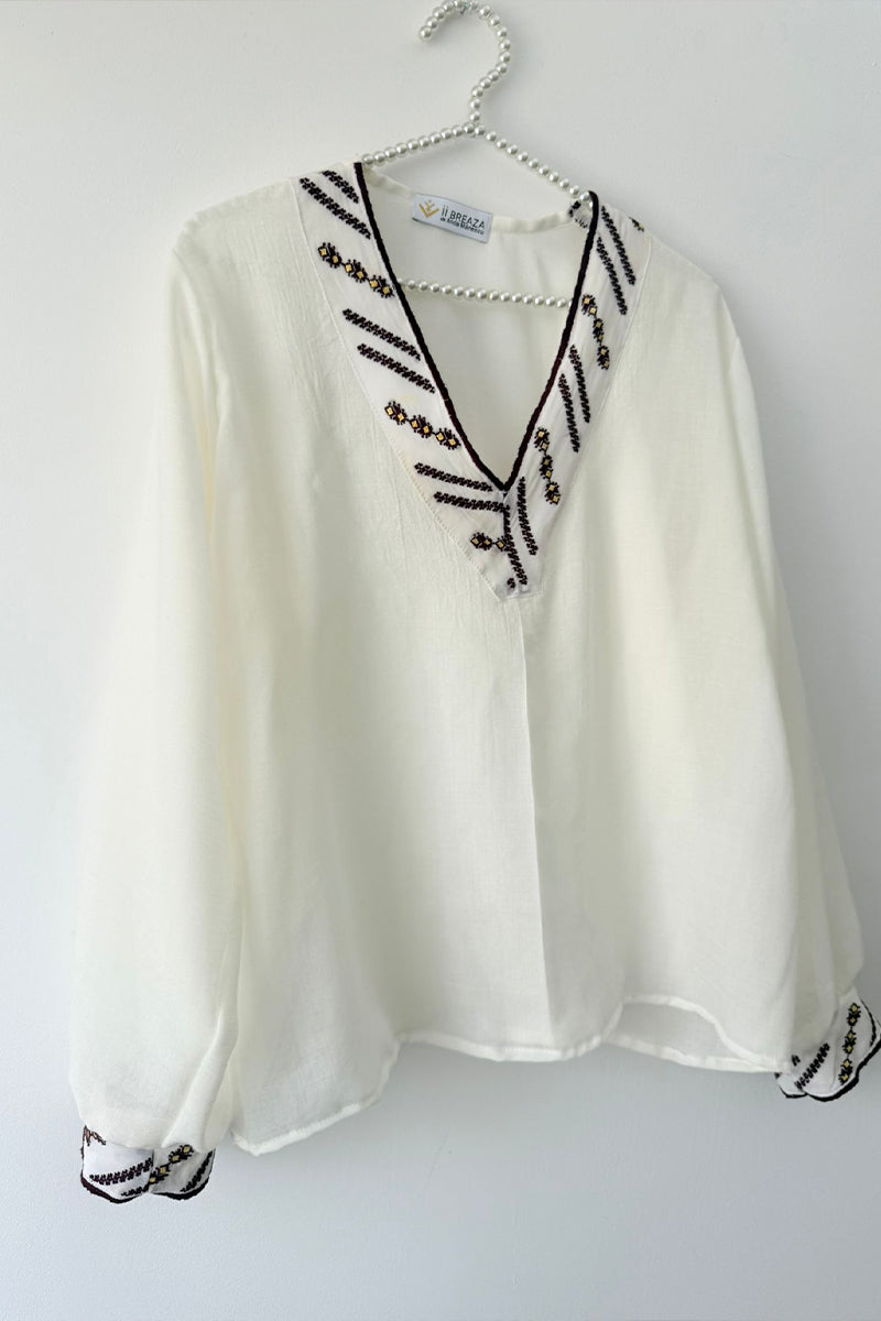 Bluză cu broderie veche