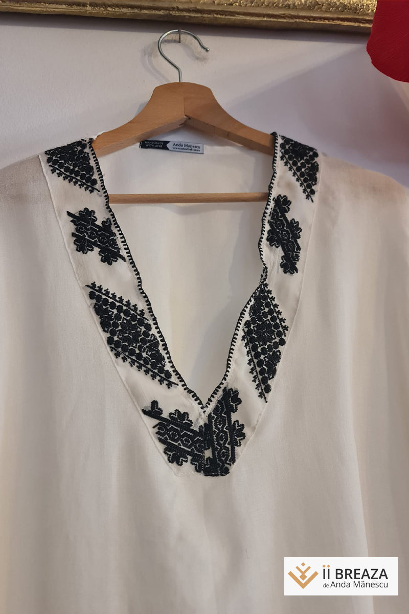 Bluză cu aplicații vintage - Armonie în Alb și Negru