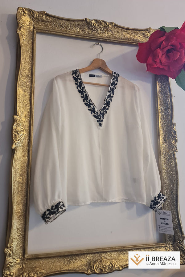 Bluză cu aplicații vintage