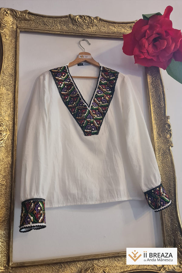 Bluză cu aplicații din IA Musceleană de Sărbătoare