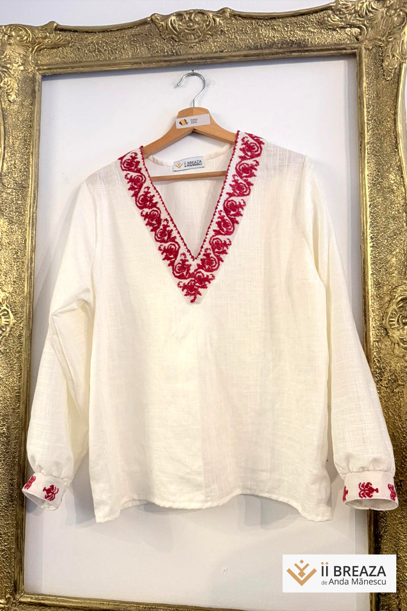 Bluză cu aplicații vintage, model Iubire