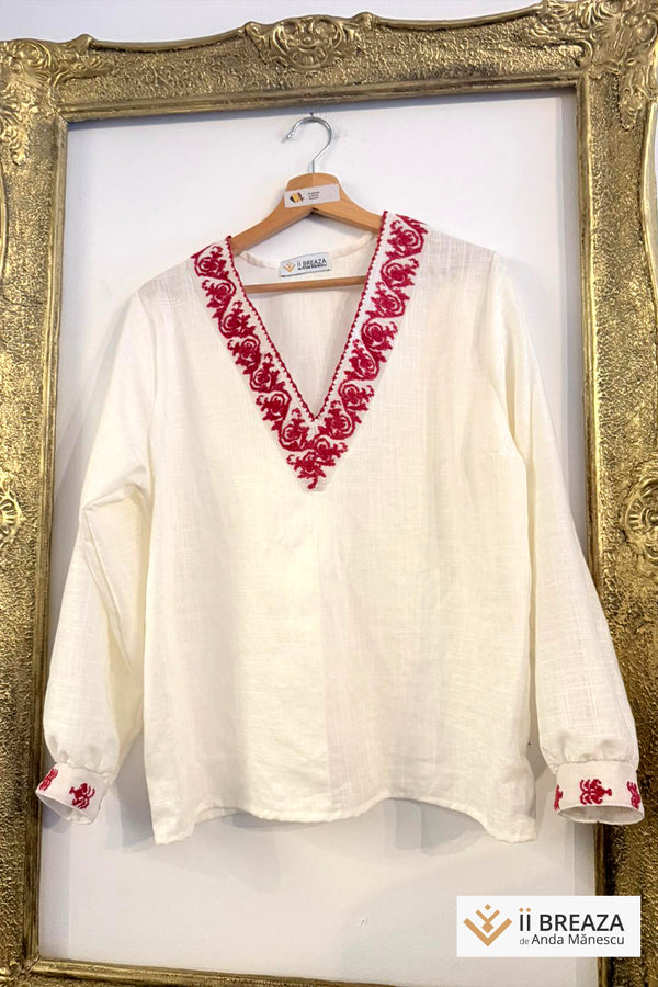 Bluză cu aplicații vintage, model Iubire