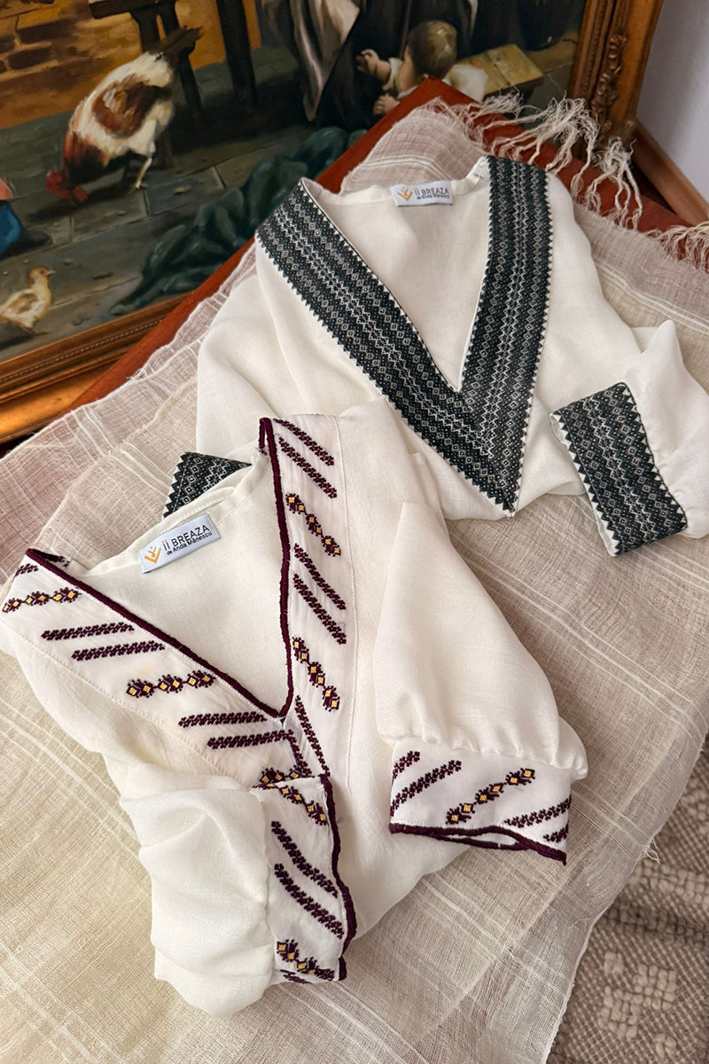 Bluză cu broderie veche