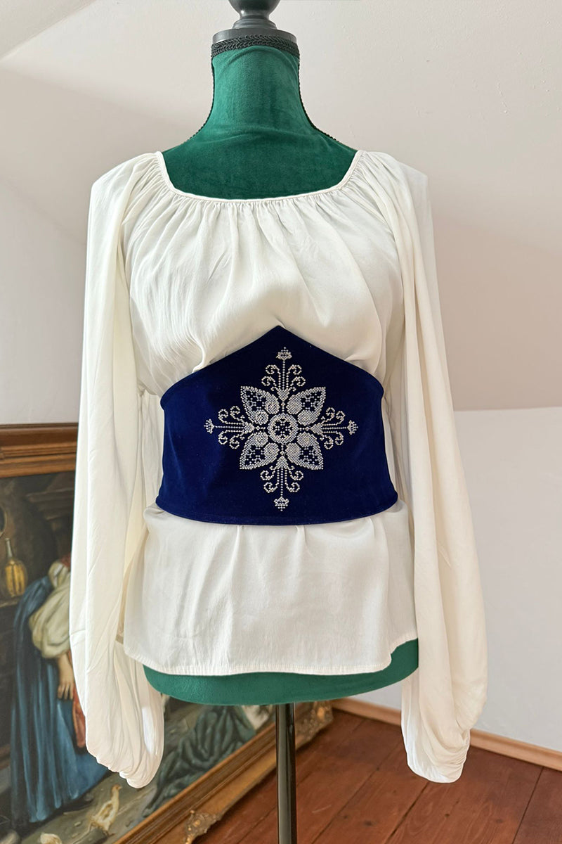 Brâu tip corset, brodat cu simbol tradițional