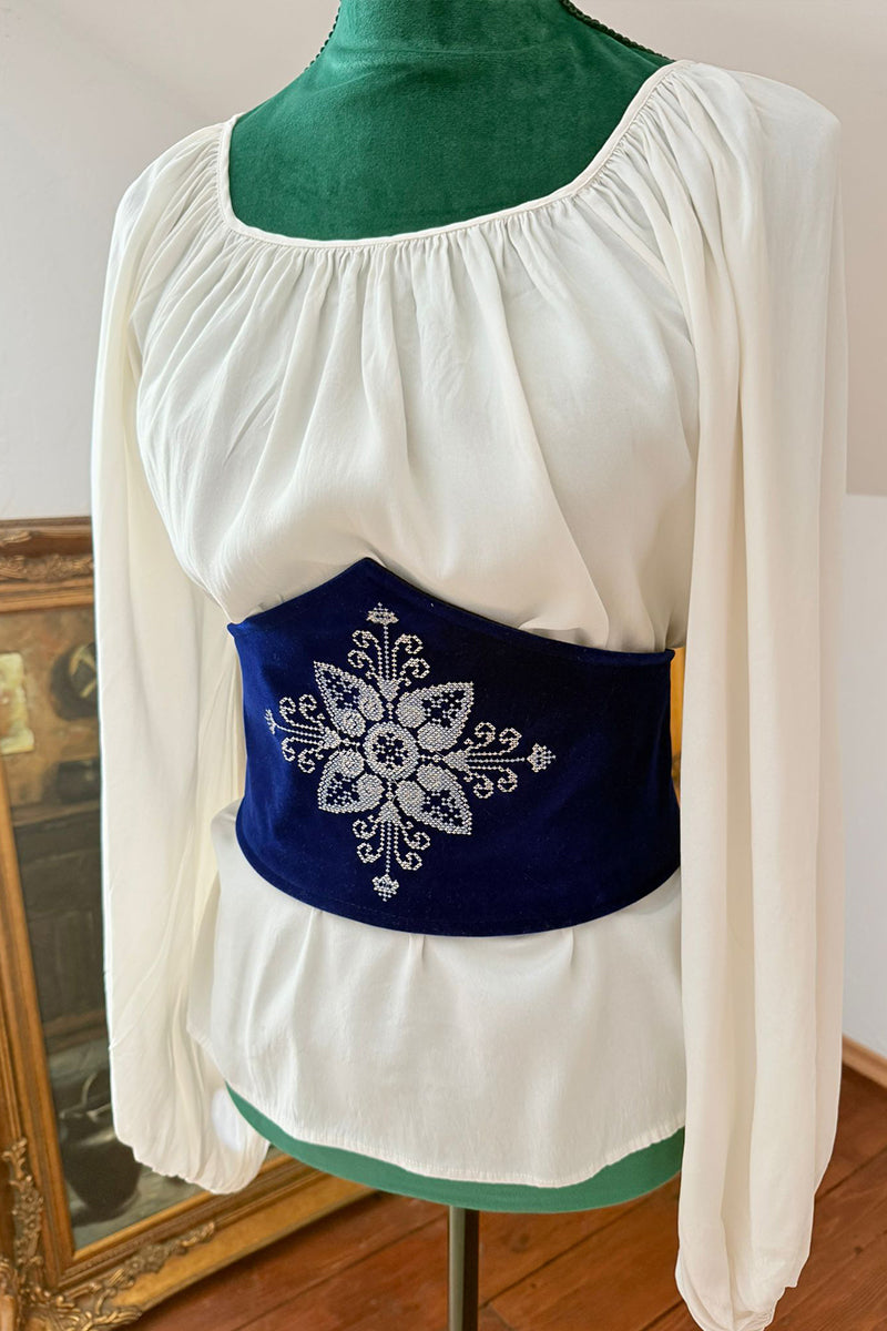 Brâu tip corset, brodat cu simbol tradițional